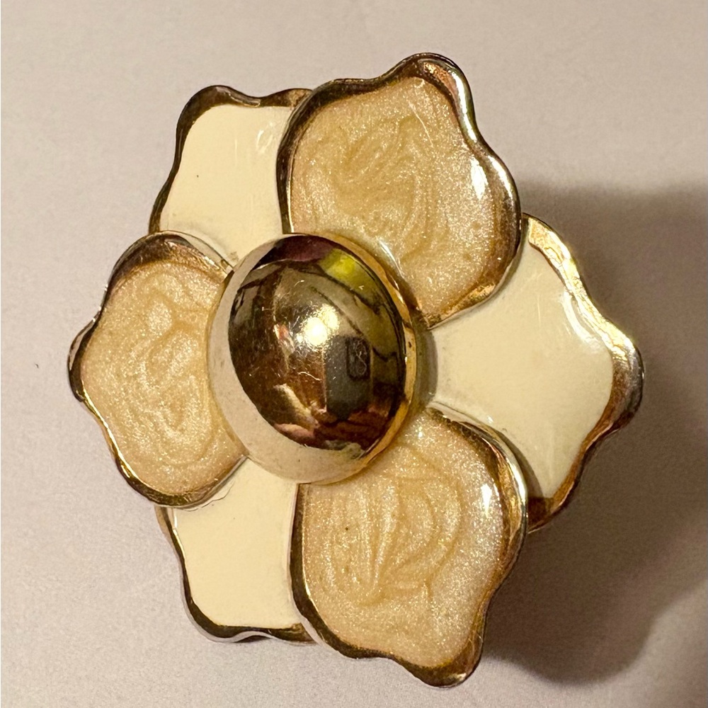 Vintage Pearl Enamel Flower Petals Gold Center & Outlining Scarf Dress Clip - Picture 2 of 4